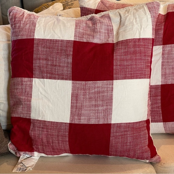 NWT Bee & Willow Buffalo Check Euro Pillow 26” - Picture 4 of 14